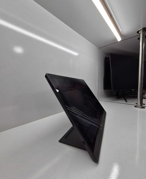 Lenovo Core i5-7Y57 8/256