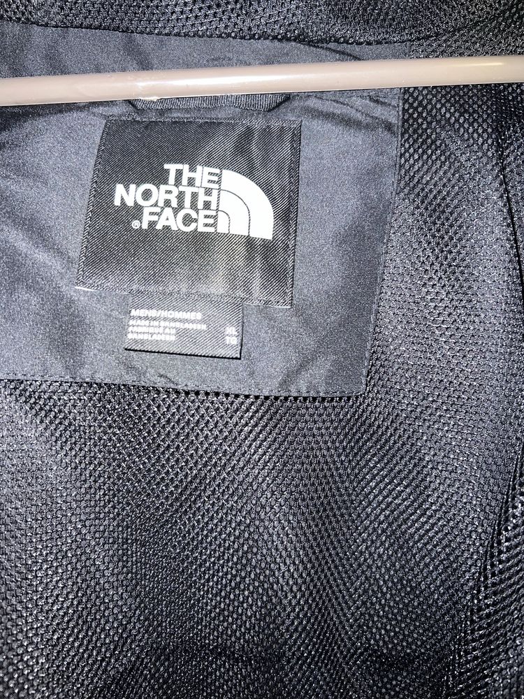 The North Face оригинална ветровка