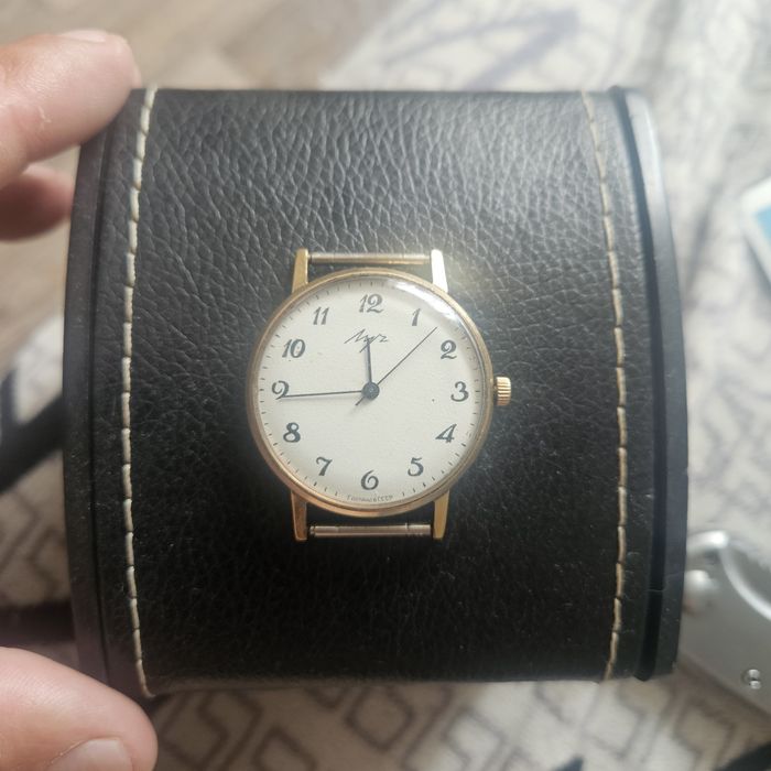 Часы наручные луч