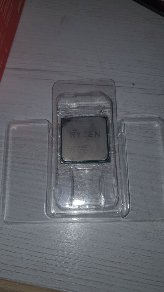 Процессор Ryzen 7 2700