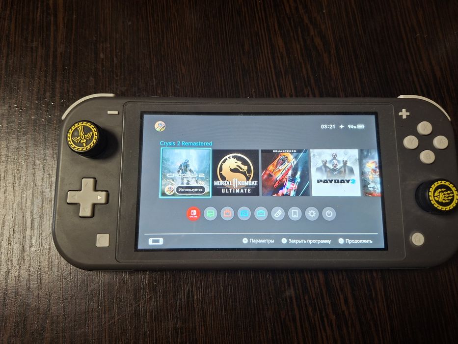 Продам Nintendo switch lite