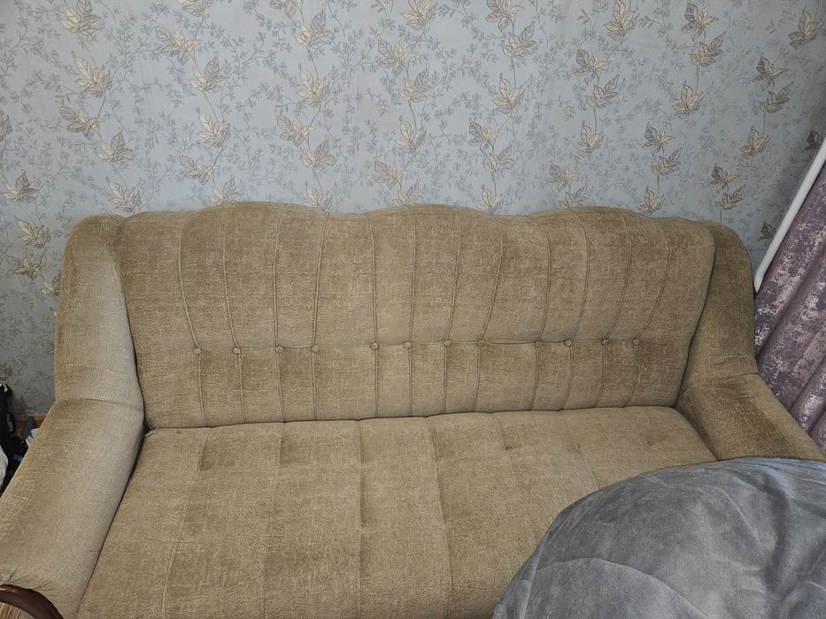 Продам 2 кресла и диван
