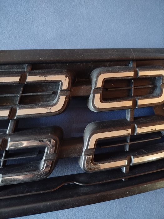 Предна решетка Dacia Duster