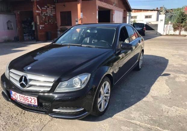 Vand masina mercedes