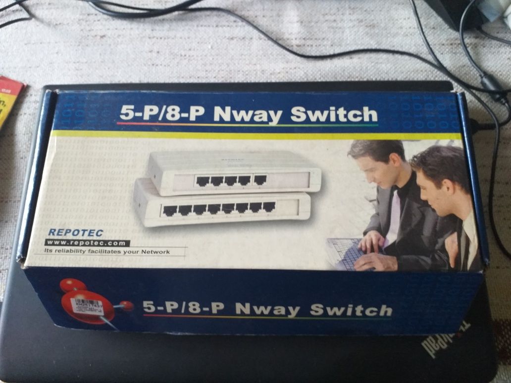 Vând switch 5 porturi