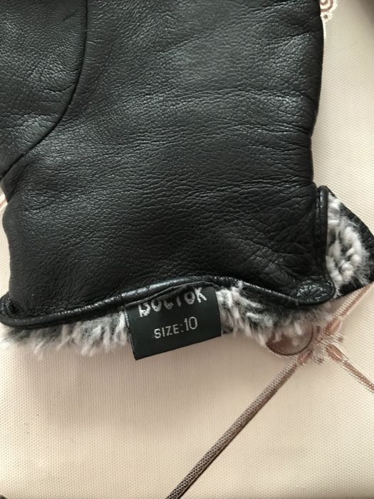 Мужская кожаная перчатка