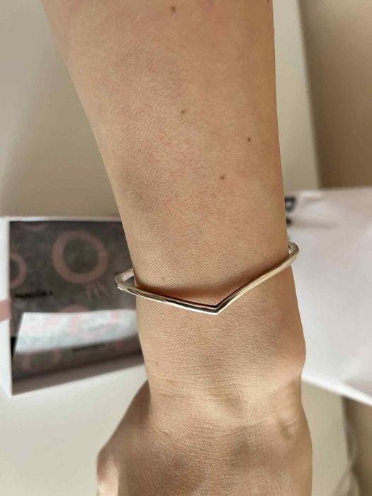 Твърда гривна Pandora