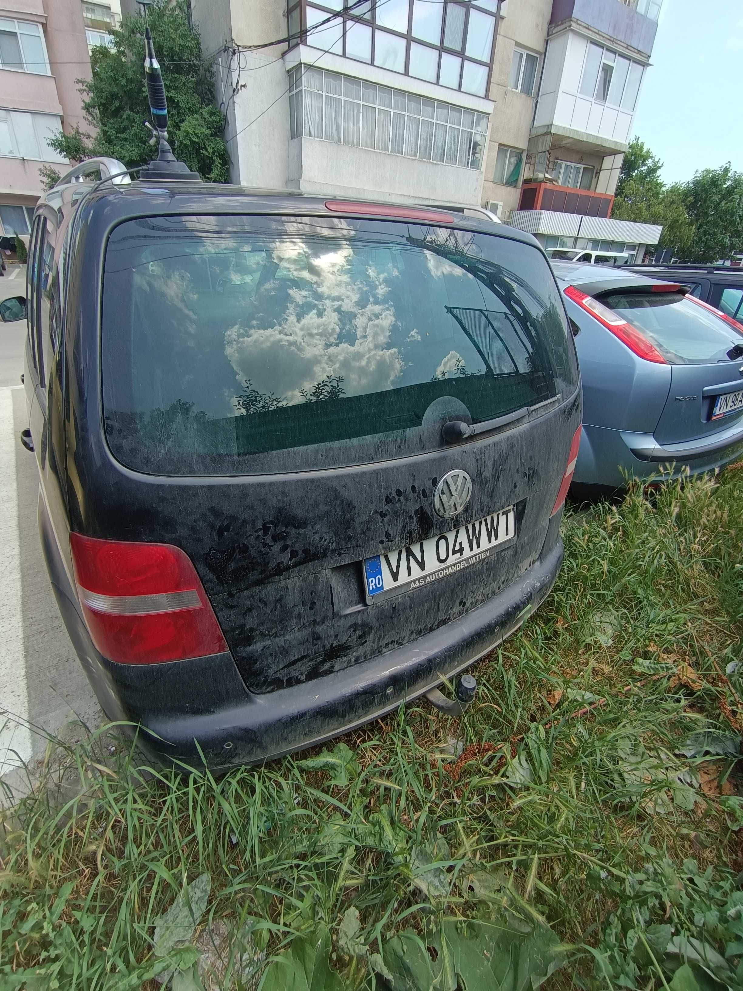 Wolswagen Touran an 2004 1,9 tdi BKC 105 CP automat 7 locuri in acte