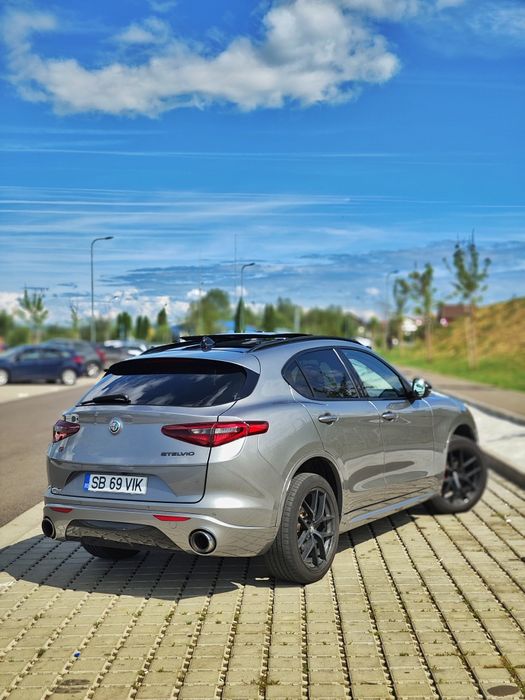 Alfa Romeo Stelvio 2.0 280 cp Q4