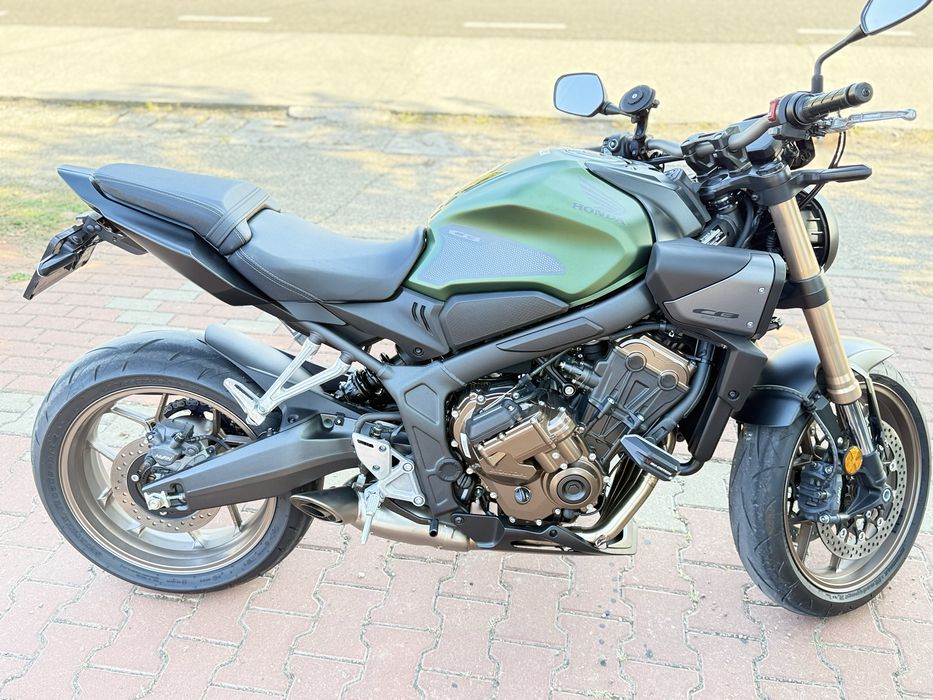 Honda CB650R 2024 E-Clutch Akrapovic