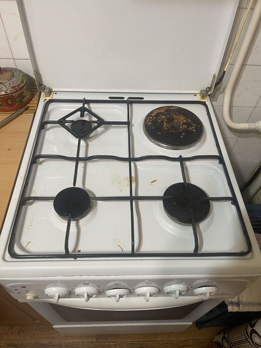 Продам газовая плита в хорошем состоянии