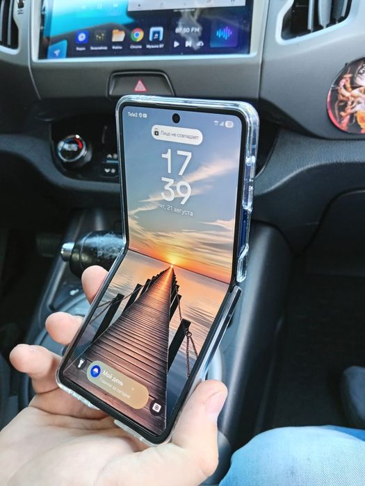 продам смартфон Samsung galaxy Z flip7