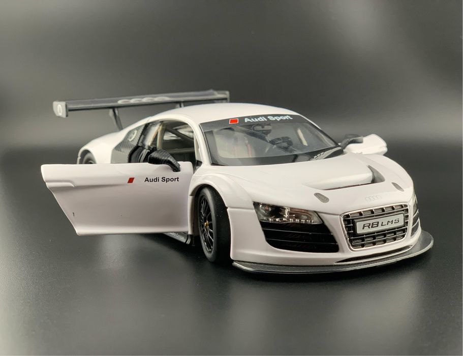 Macheta auto Audi R 8 LMS, Rastar, 1/24