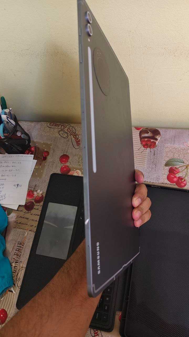 Samsung TabS10 Ultra plansheti + Klavitura + chexol + fast charger 2 m