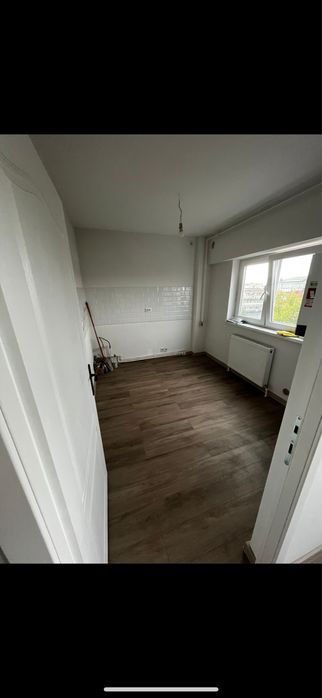 Vand apartament doua camere