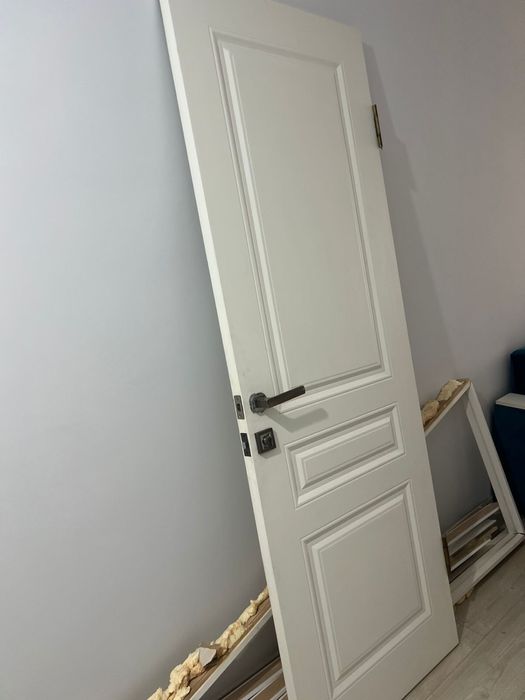 Дверь межкомнатный продам