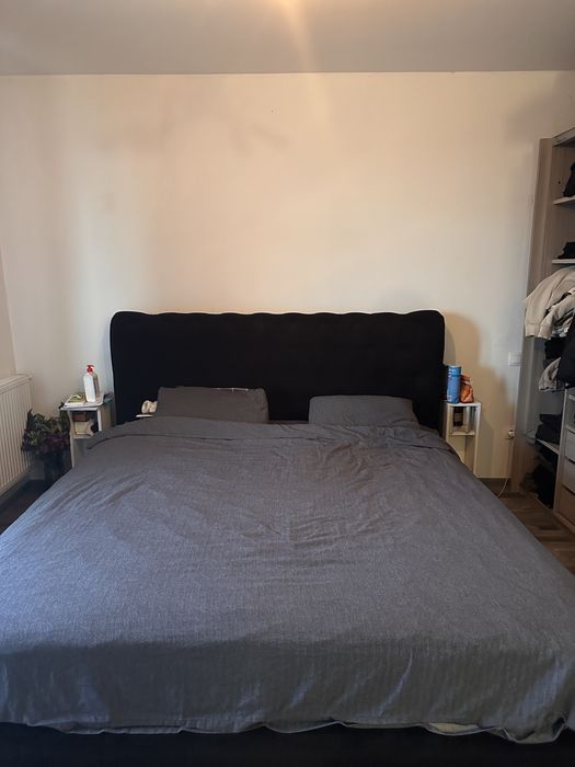 Pat tapitat 200x220 cu somiera si spatiu de depozitare