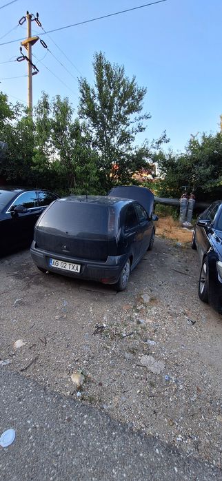Opel corsa avariat