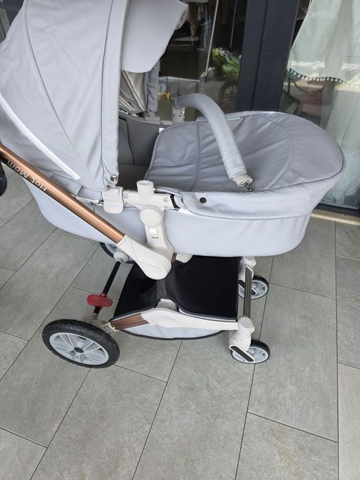 Vând cărucior pliabil Hot Mom 3in1