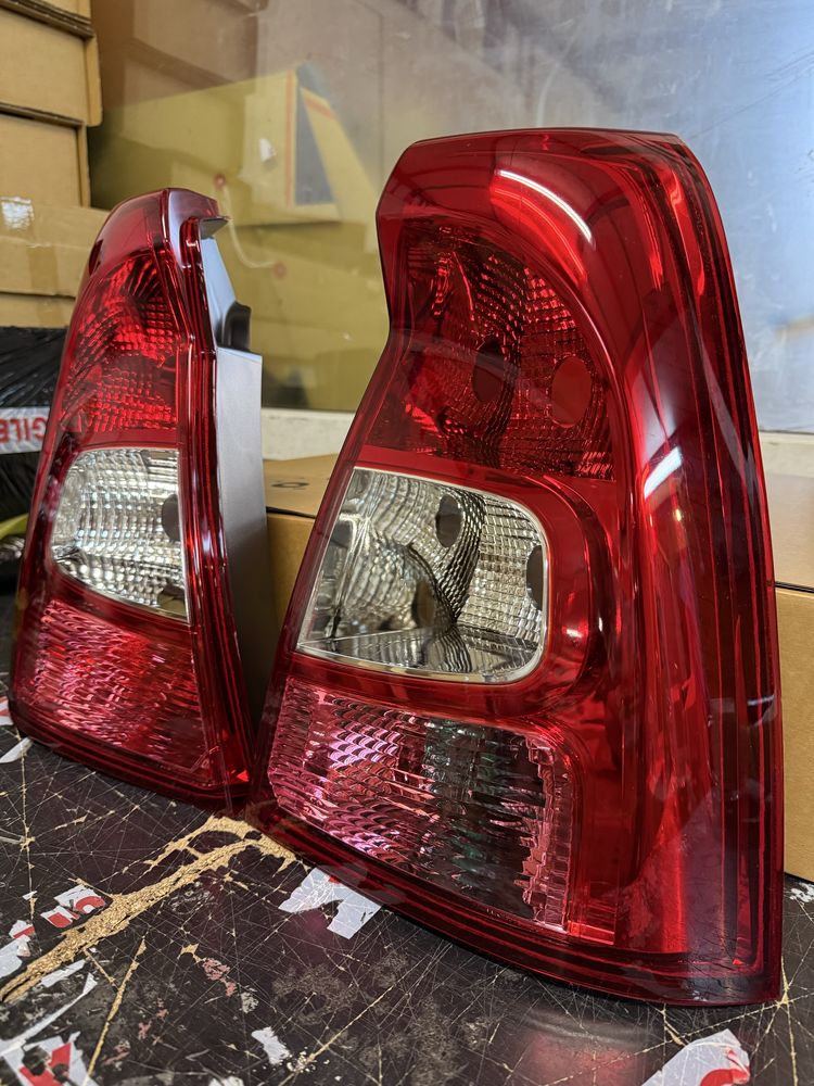Lampa tripla stop NOUA stanga dreapta Dacia Logan facelift 2008-2013
