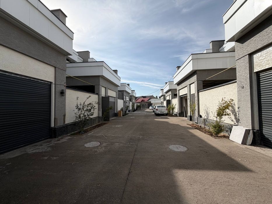 Коттеджи Дурмень 2 сотки 3 урлвня 6 комнат 310 м2