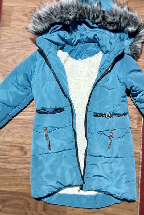 Продам зимнюю детскую куртку