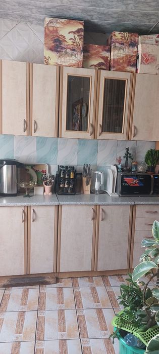 Кухонный гарнитур в хорошем состоянии