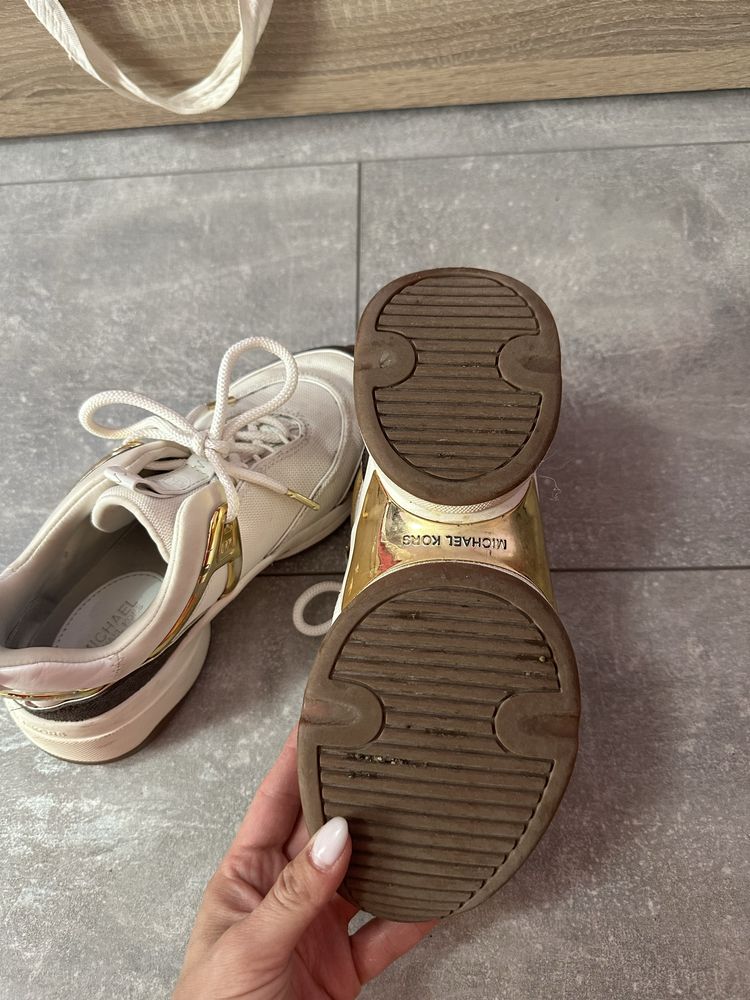 Маратонки Michael Kors, Love Moschino, Nike, Puma 36
