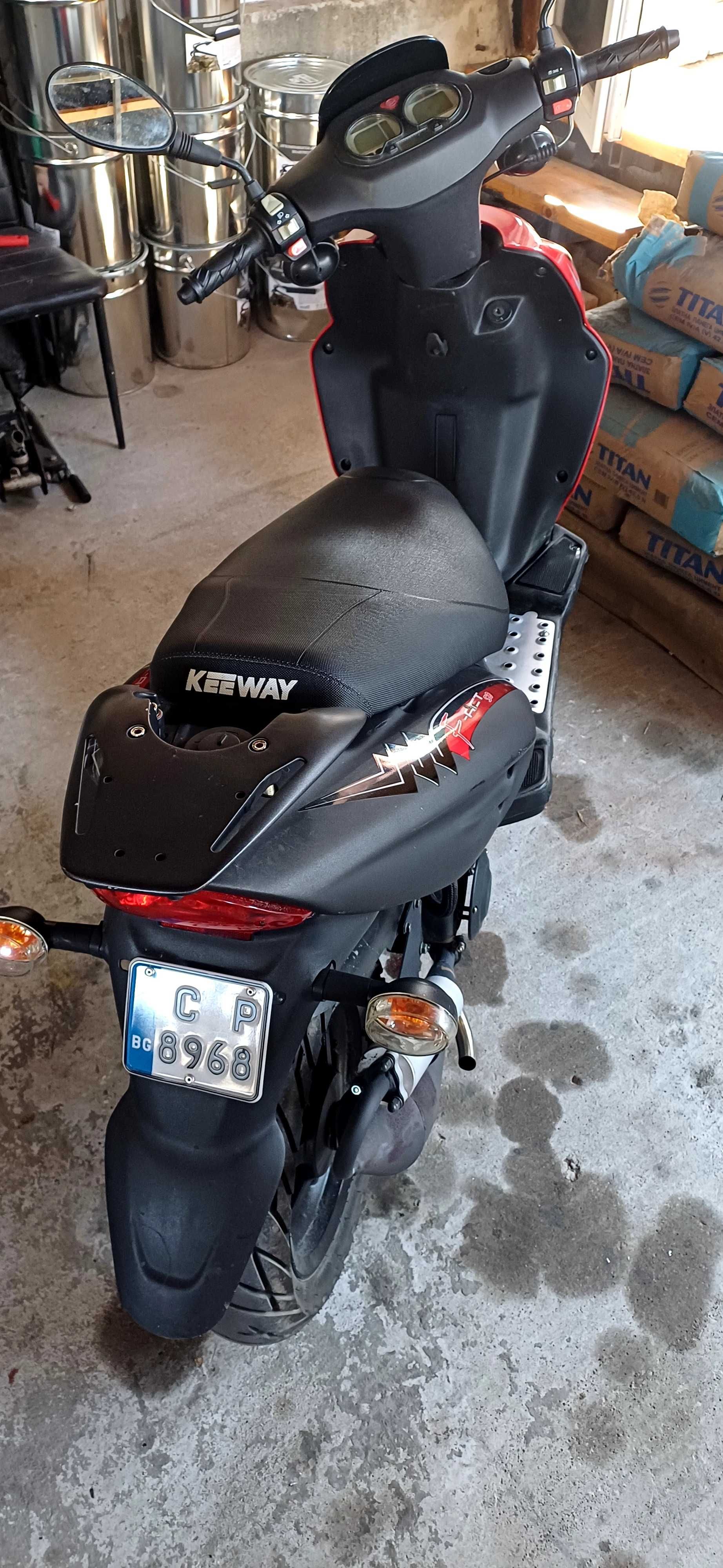 скутер KEEWEY 50cc