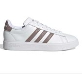 Нежни дамски кецове Adidadas в отлично състояние