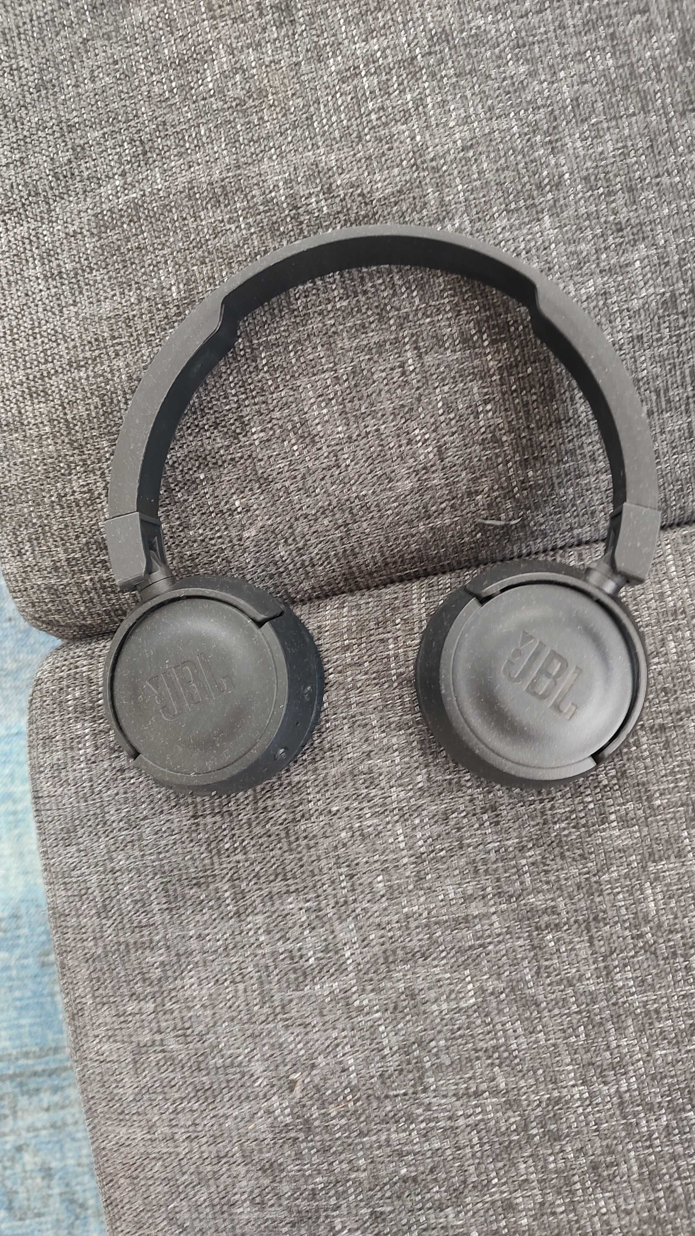 Слушалки блутут JBL