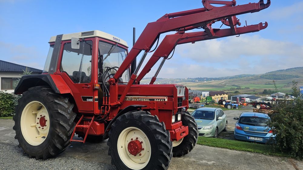 Tractor CASE International IHC 844 845 XL cu incarcator frontal