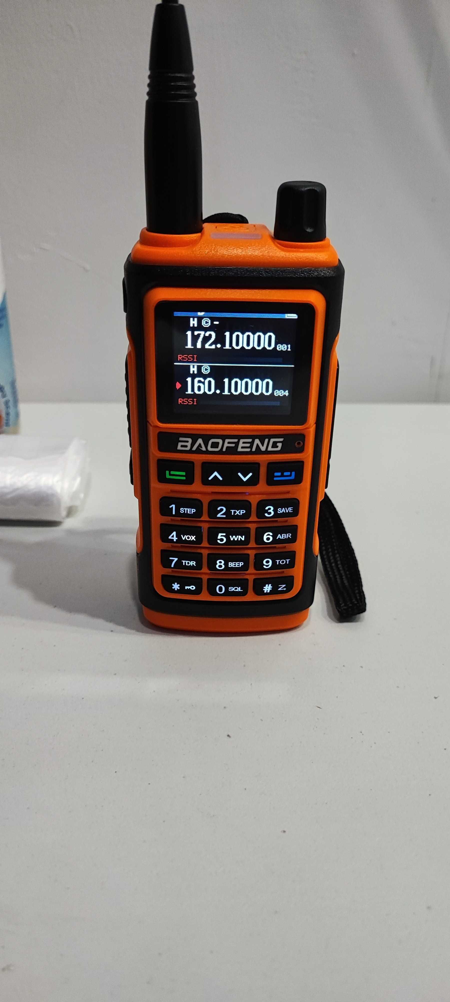 Нова ТРИбандова BAOFENG UV 17 Ultra 27w 13000mah и 17pro цветен диспле