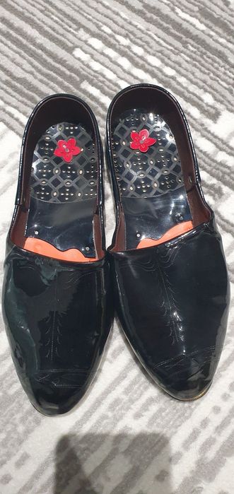 Маси тапочкаси  сотилади