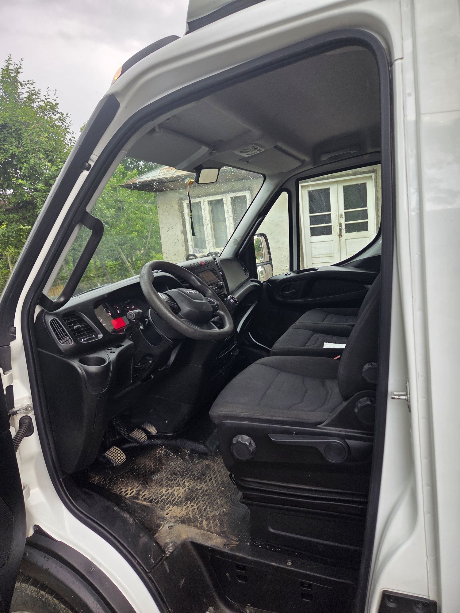 Iveco daily 35c16 cu prelată pe role