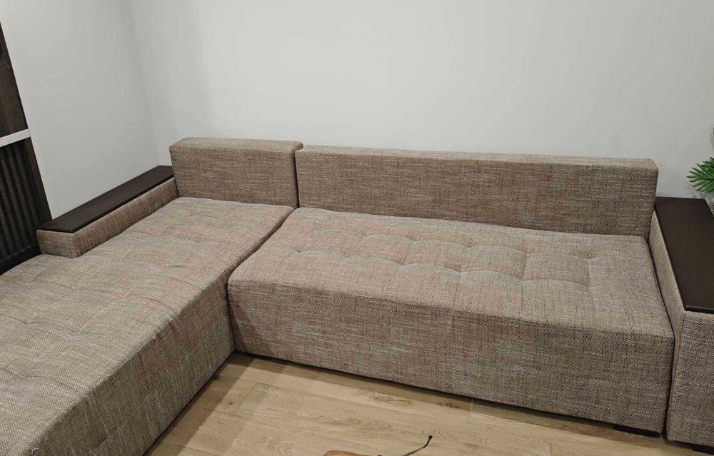 Диван с лежанка ъглов