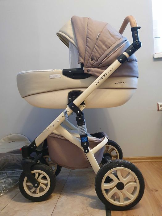 продавам бебешка количка