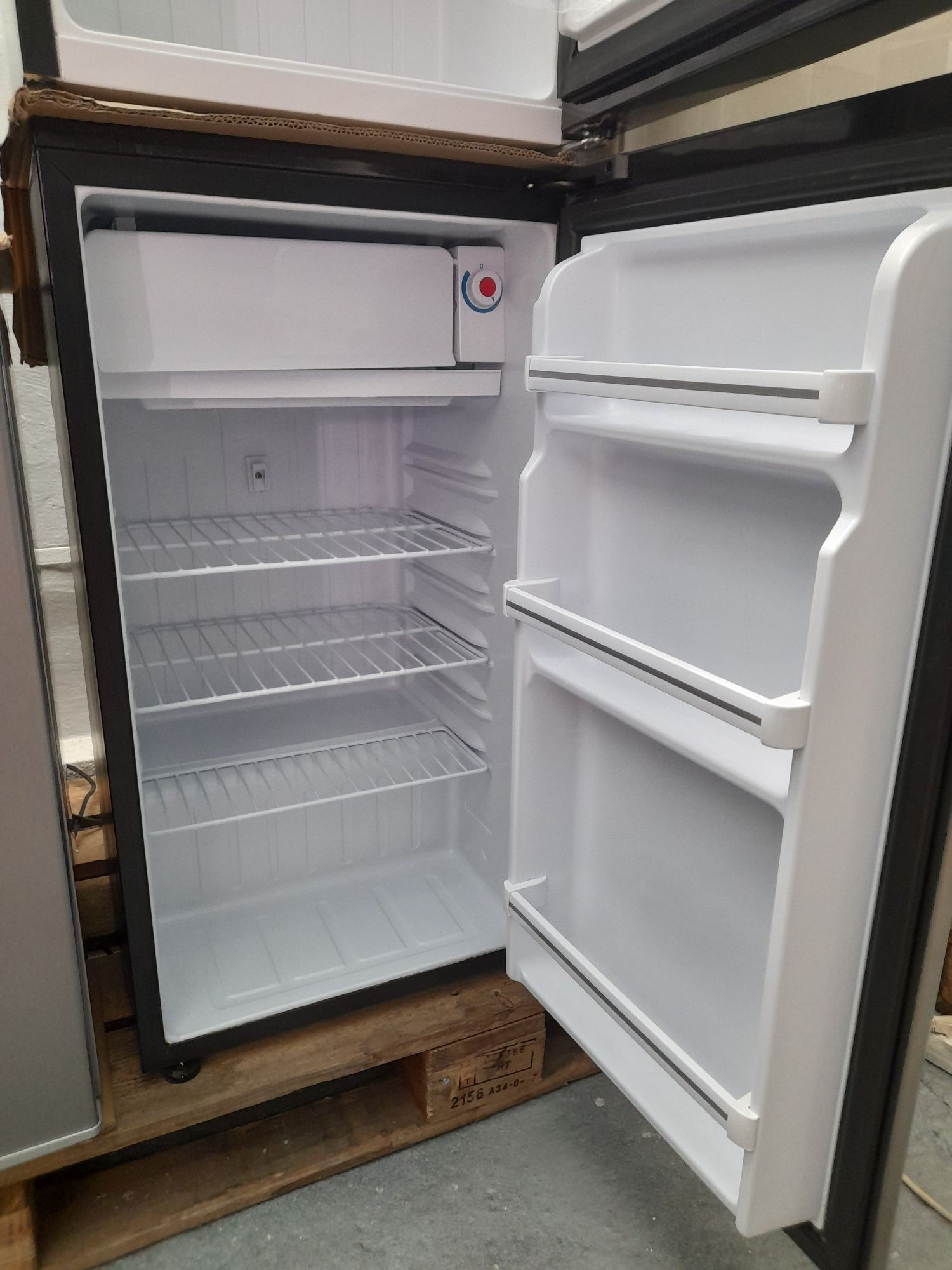 Mini Frigider 90, 91 L Congelator 64,75 L