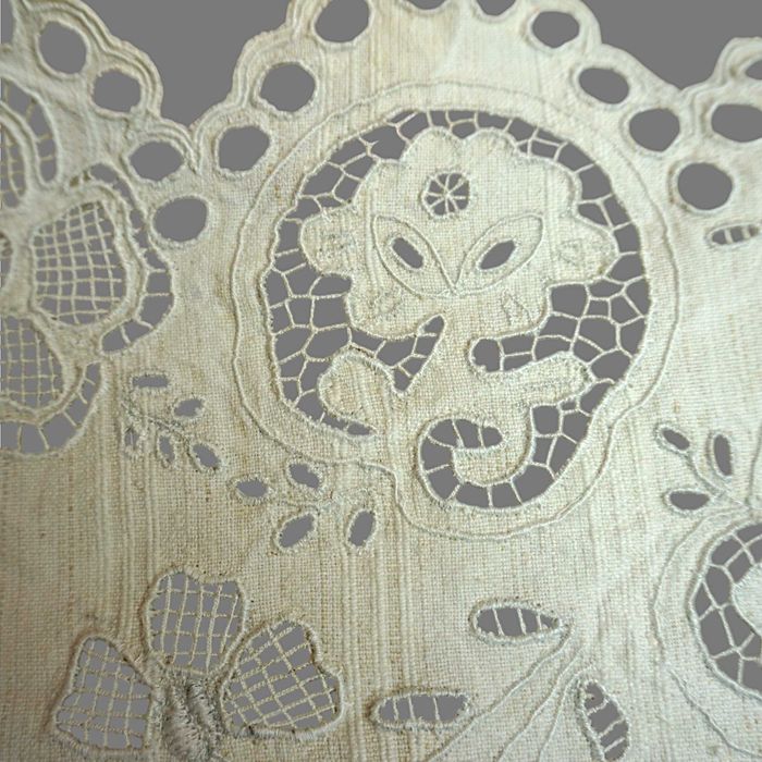 Fata de masa traditionala veche, arta populara romaneasca