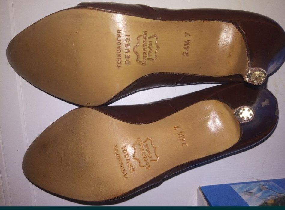 Дамски обувки номер 37