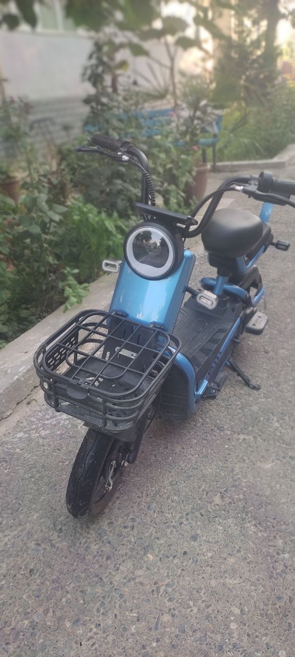 Skuter  5 dona akibilik