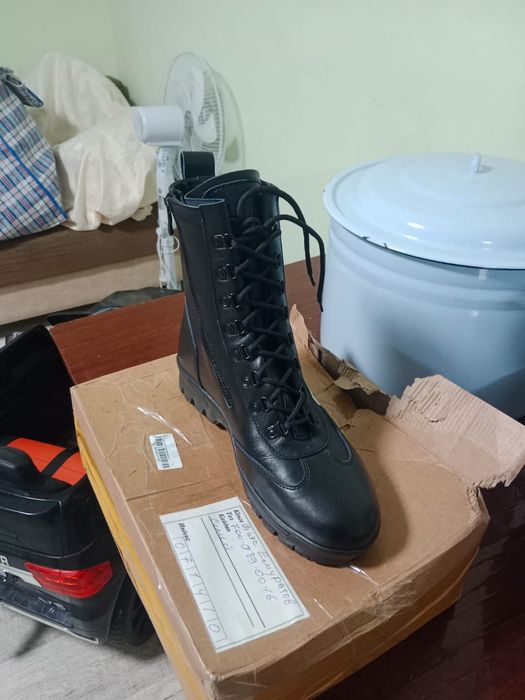 Срочно продам берцы зимние натуралка