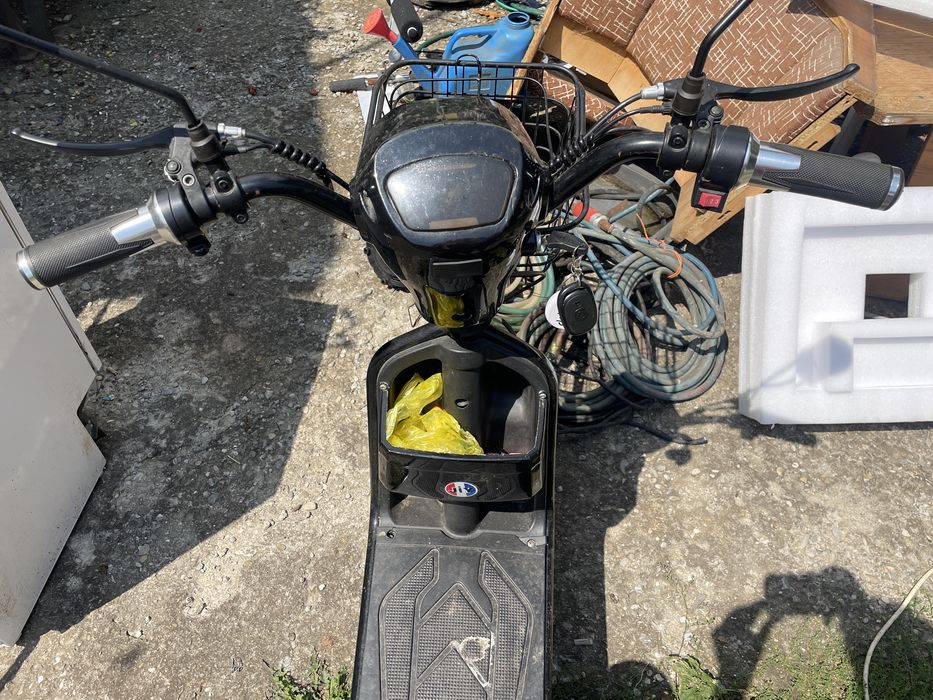 Vând scuter electric