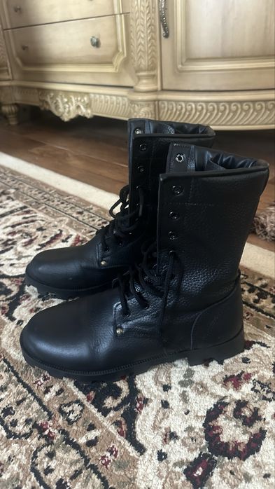 Берцы новые, размер 45-46.