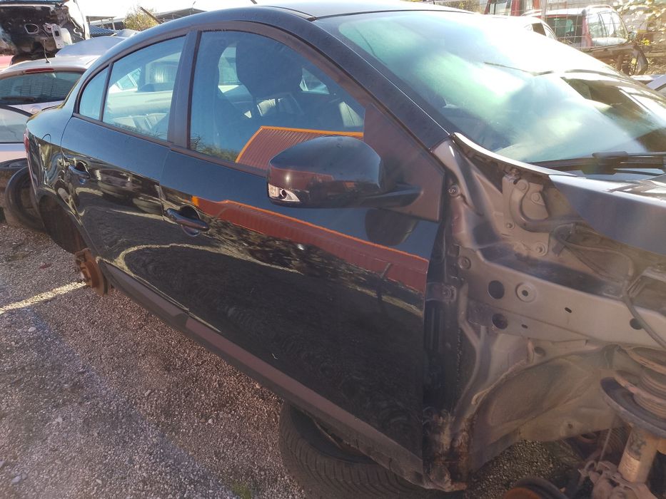 Продавам на части Рено Флуанс 1.5 дци 106кс