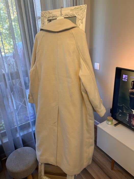 Зимно палто на марката Mango и H&M