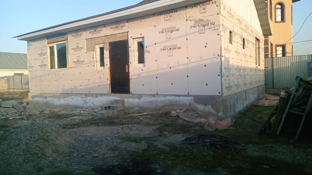 Продается дом+времянка.