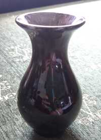 Тъмнокафява вазичка за цветя