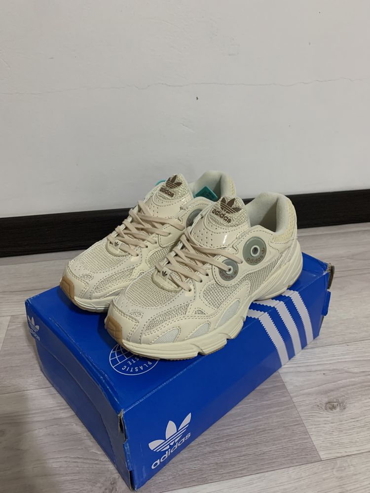 Кроссовки Adidas Astir