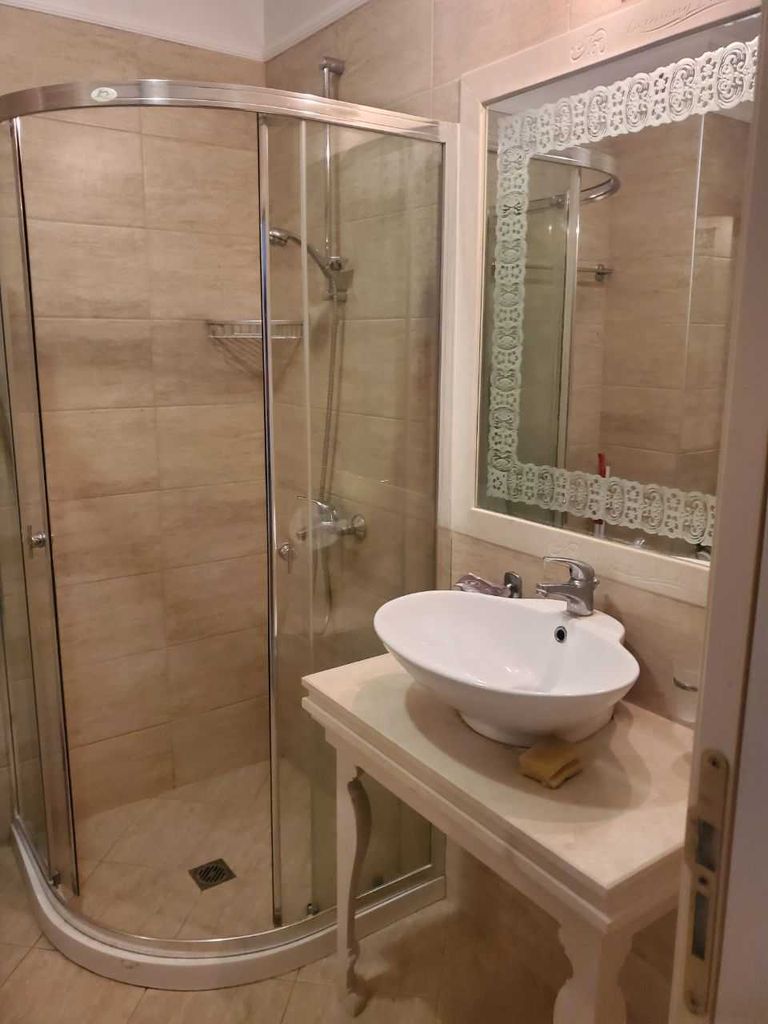 Дава се под наем Двустаен апартамент в Несебър - 45 кв.м за 350 € - Снимка #1